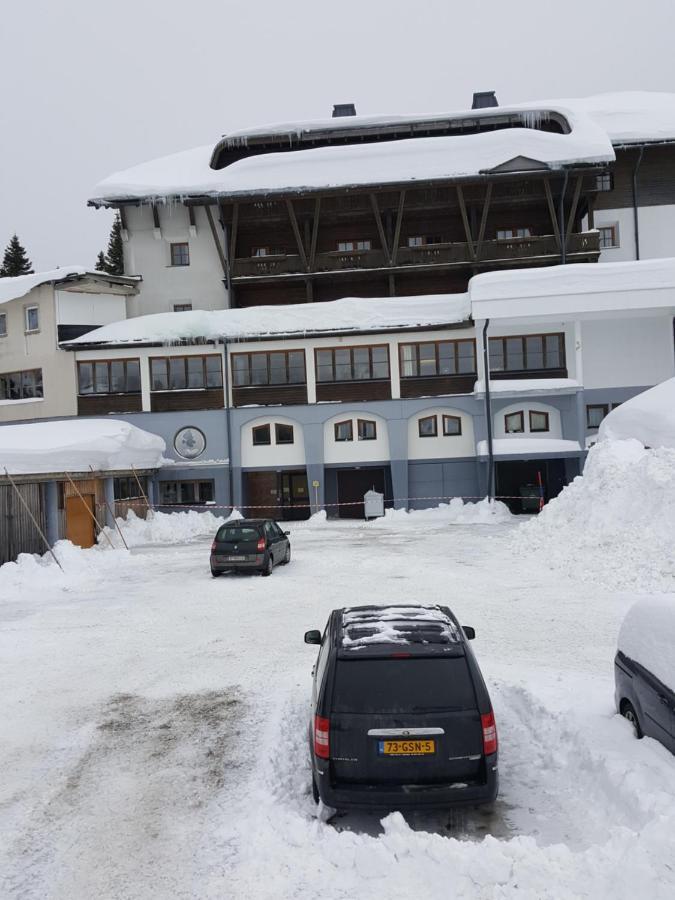 Hotel Berghof Sonnenalpe Nassfeld Bagian luar foto