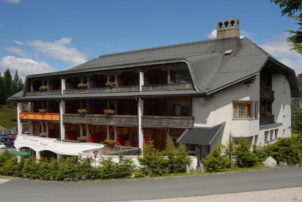 Hotel Berghof Sonnenalpe Nassfeld Bagian luar foto